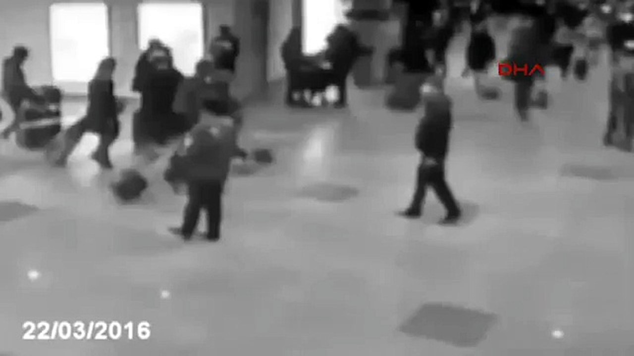 BRÜKSEL'DE PATLAMA ANI