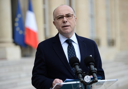 Cazeneuve : 1 600 policiers et gendarmes supplémentaires déployés en France