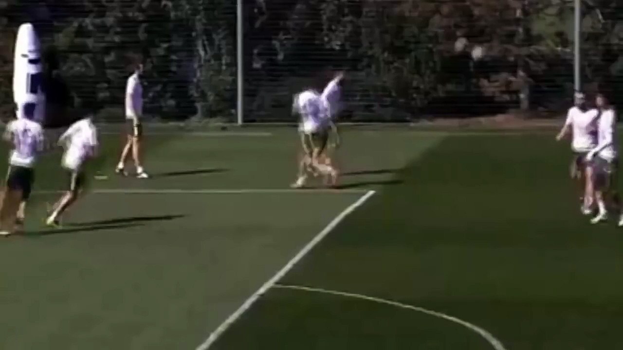 Enzo Zidane Amazing First Touch Skills (Neymar Touch) on Real Madrid Training 24/03/2016