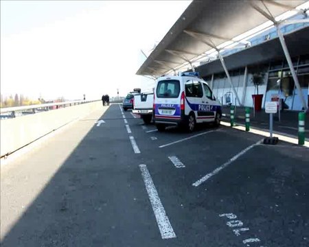 mesures de sécurité à l'aéroport de Lille Lesquin