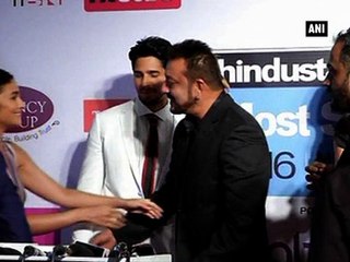 'Free-bird' Sanjay Dutt pleas to get back passport