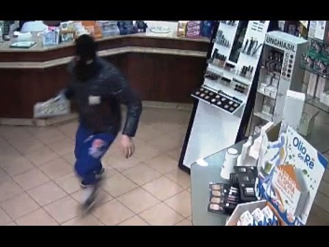 Foggia - Rapina alla farmacia Gallucci, fermato il responsabile (22.03.16)