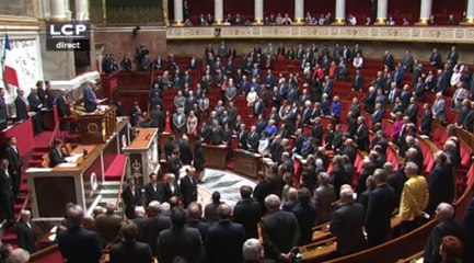 Download Video: L'Assemblée rend hommage aux victimes des attentats à Bruxelles