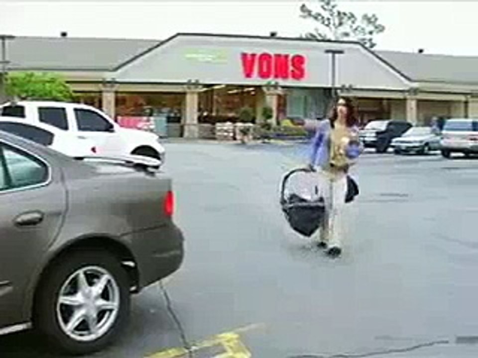 Idiot_Girl_Of_The_Year_2013 - Funny Videos