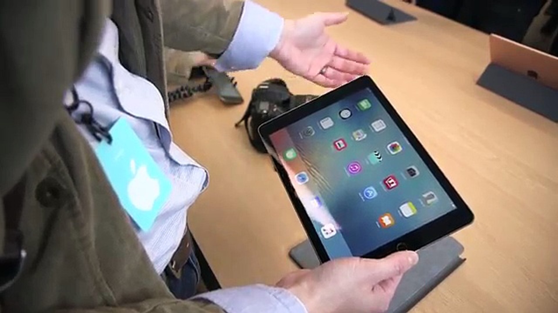 ⁣***New iPad Pro 9.7-inch hands-on and Review***
