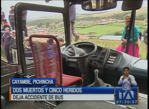 Dos muertos y cinco heridos deja accidente de tránsito en Cayambe