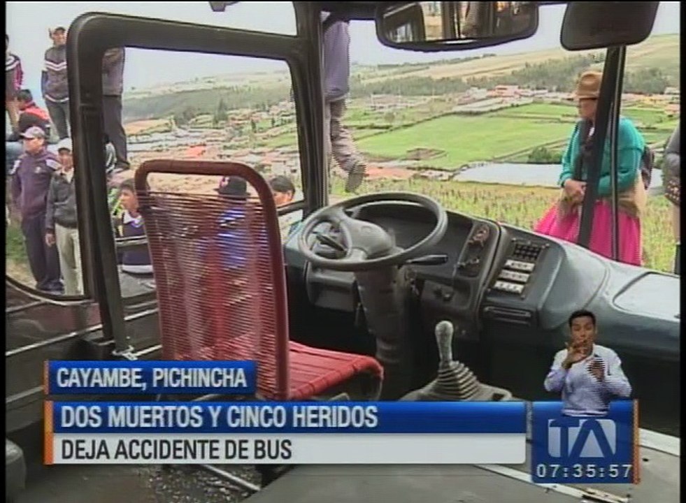 Dos muertos y cinco heridos deja accidente de tránsito en Cayambe