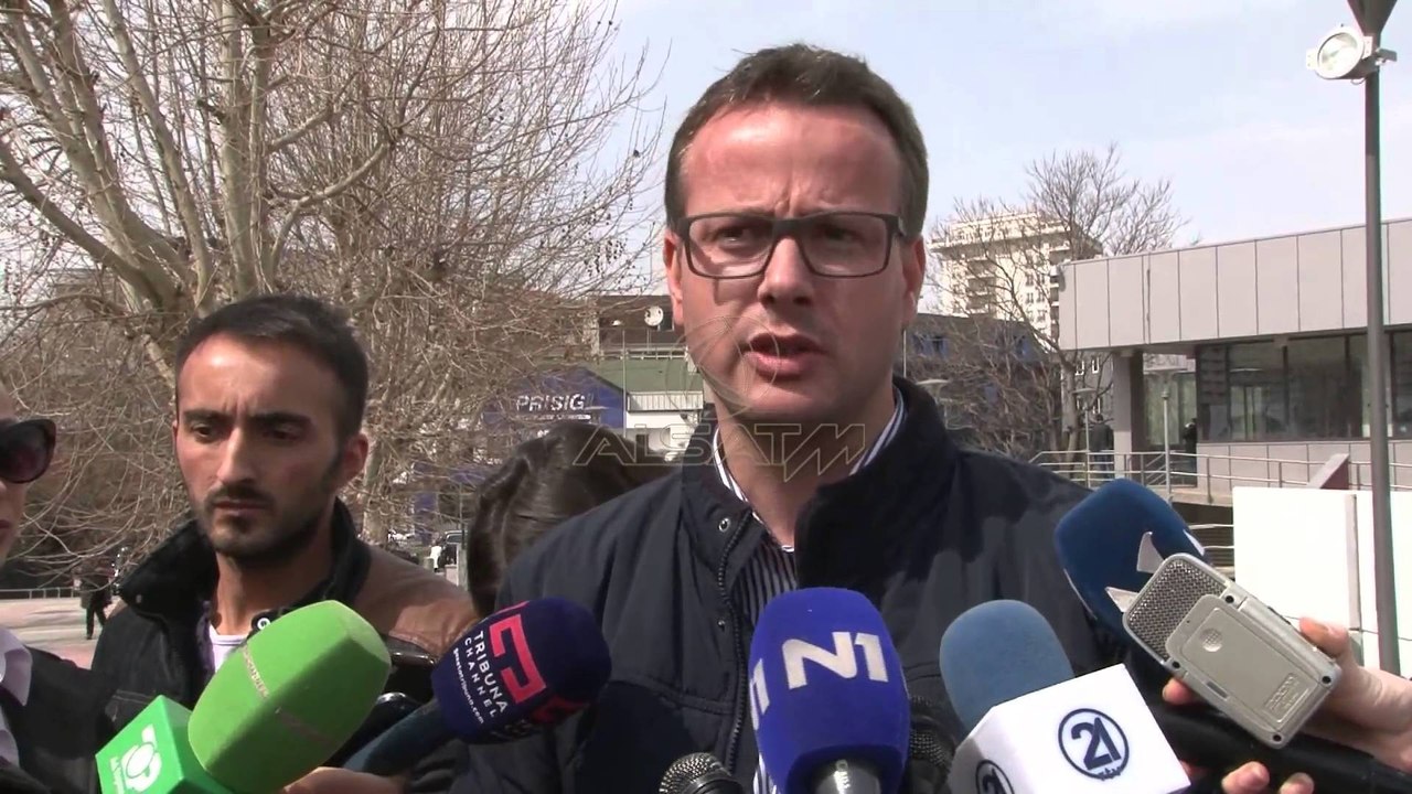 AGK: Kryeministër kërkojë falje gazetarit Vehbi Kajtazi