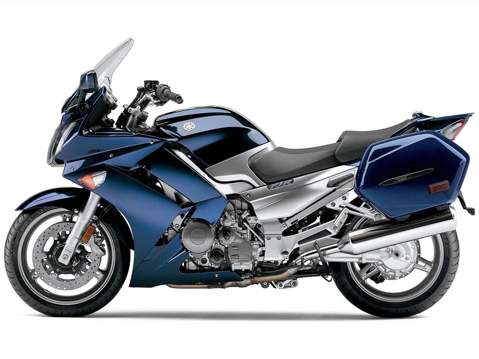 FIRST LOOK: 2016 YAMAHA FJR1300 Big sport-tourer gets six-speed transmission, LED headlights with optional progressive cornering lights, and host of other upgrades