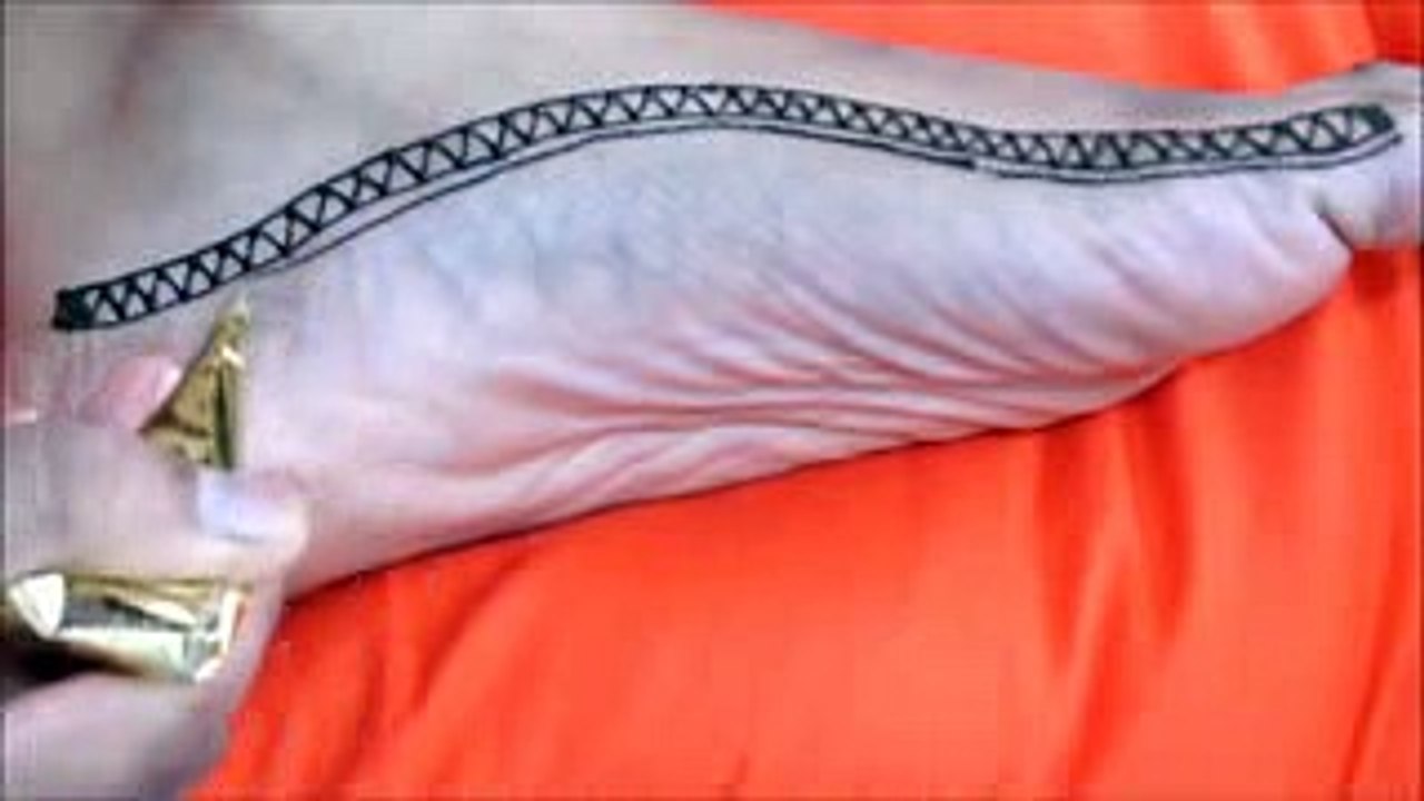 My Mehndi - Simple diwali Mehendi Mehandi henna design on Feet part 1- Mehndi Lace design on leg