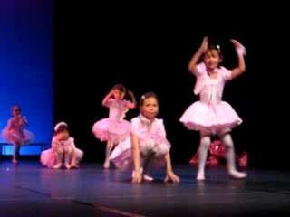 Danse Spectacle filles Juin 2007 numéro 1