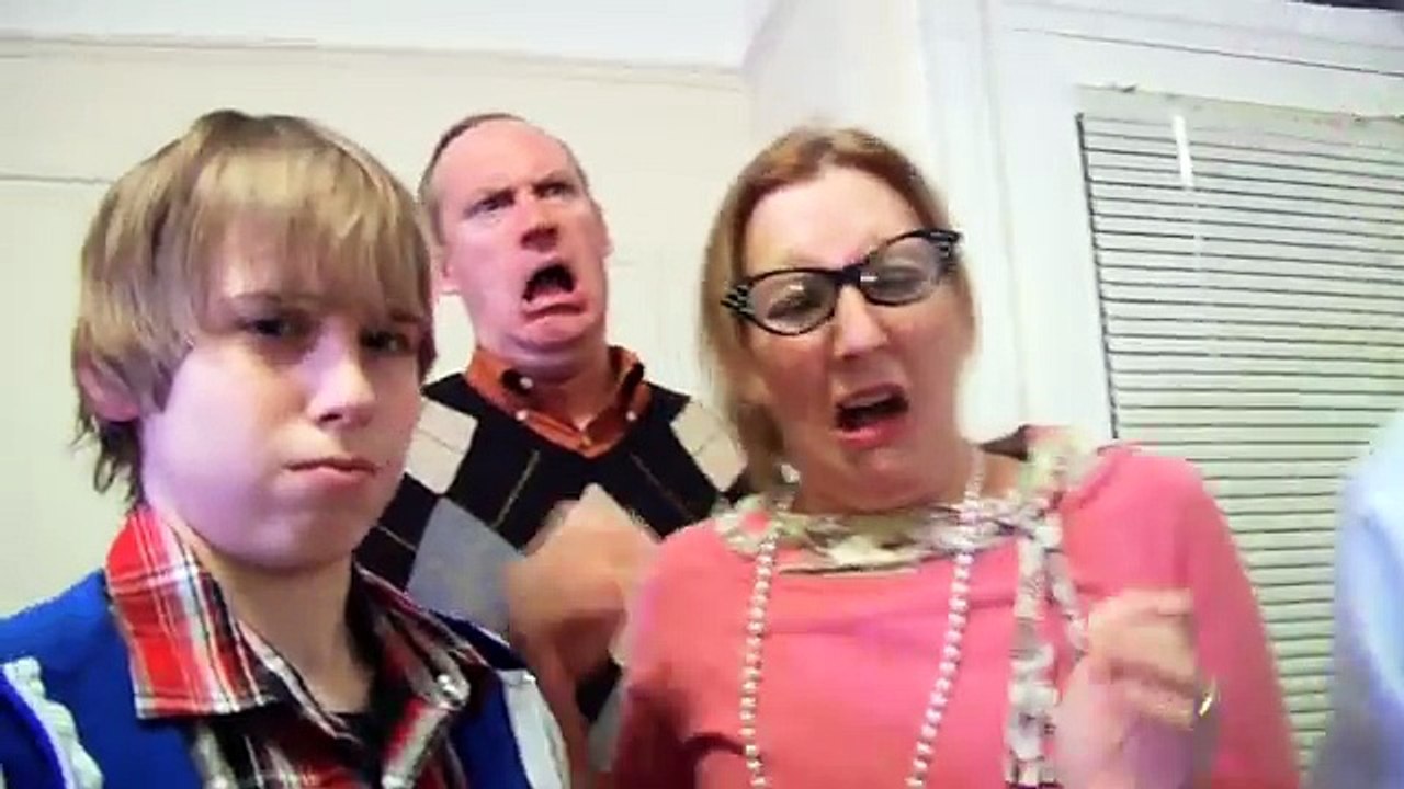 TIK-TOK-KESHA-Parody-Glitter-Puke-Key-of-Aweome-13