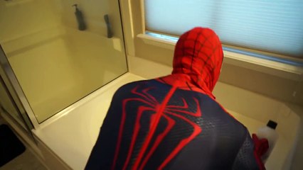Blue Spiderman & Spiderman vs Venom | Bath Time FUN!