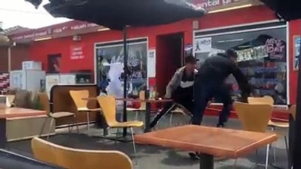 Public Bomb Prank! Mdr un fou