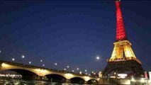 La Torre Eiffel se ilumina con los colores de la bandera belga tras los atentados