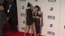 Kylie Jenner Coaches Kourtney Kardashian Naked Photoshoot - KUWTK Recap