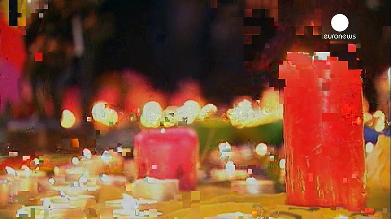 Bruxelas: Praça da bolsa é o centro da solidariedade e homenagem às vitimas dos atentados