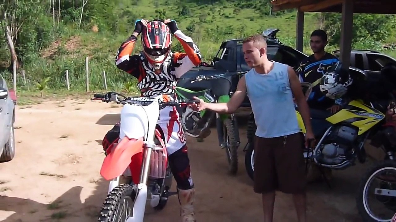 Inaugurando a CRF 250 2014