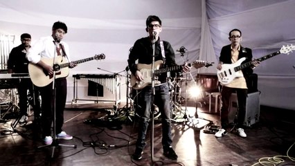 Live Session / หมื่นล้านคน /  32 October Band