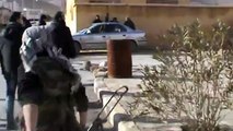 كتيبة مجاهدون حلب -كتائب السلام تحرير بلدة خناصر .MPG