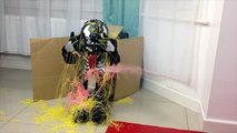 Venoms Booby Trap! 3 Spiderman Golden Surprise Eggs   Giant Egg Car Toys Unboxing   Kinder Surprise