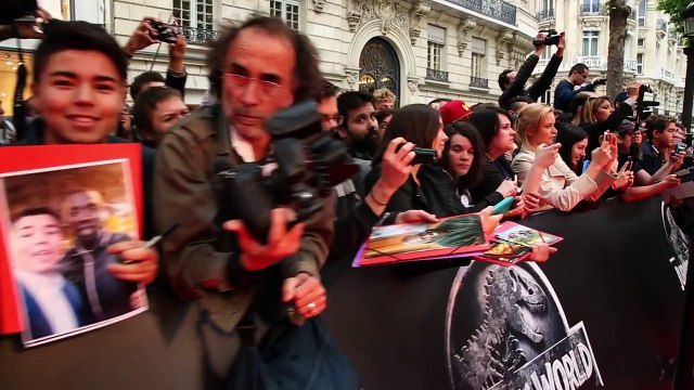 Jurassic World / Featurette Avant Première Mondiale à Paris [Au cinéma le 10 juin]