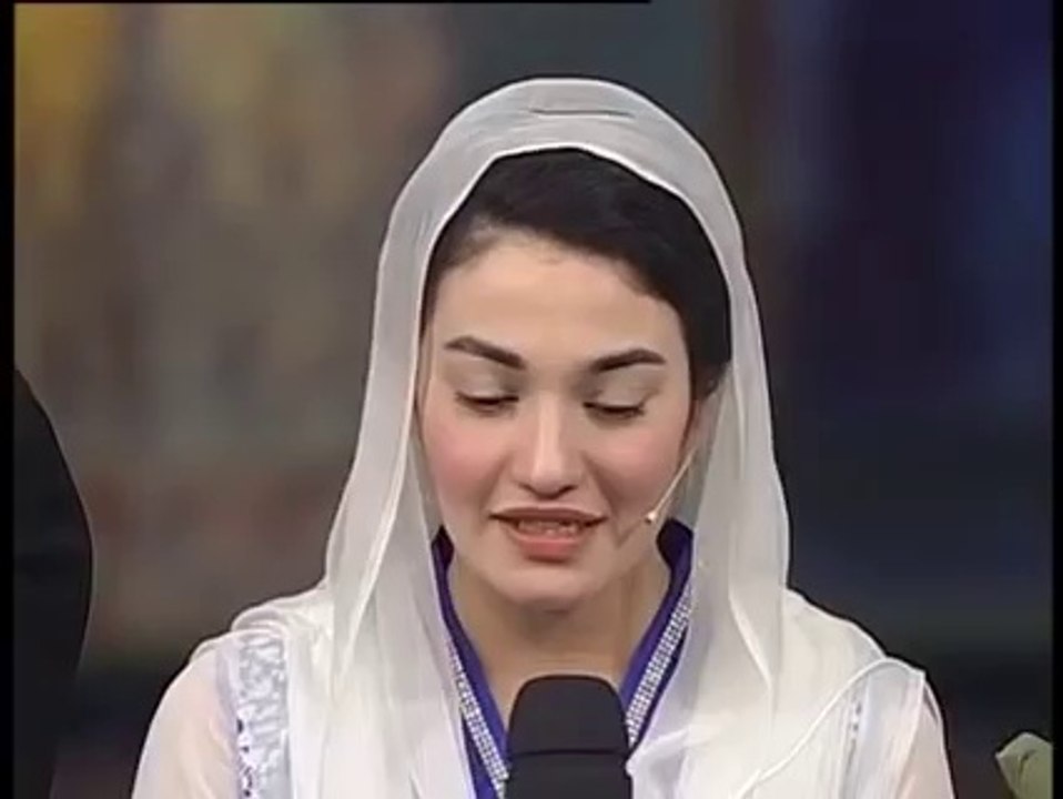 Muniba Mazari crying while singing Ye Watan Tumhara Hai