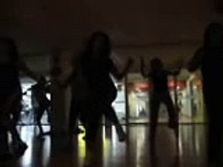 El Idolo haciendo chongo en su clase