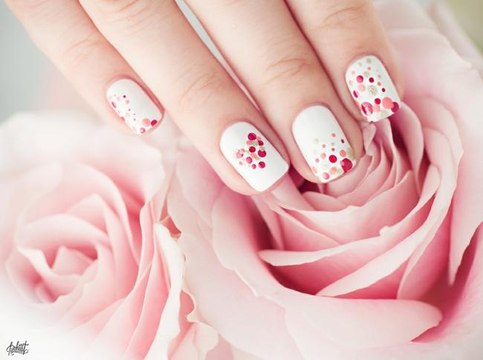 Easy Valentine's Day Nail Art DIY_ Pink Kisses __ KELLI MARISSA
