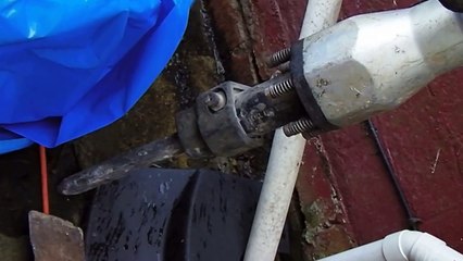 using a Rockworth Powertask ARPD1700 Concrete Breaker / Jack Hammer