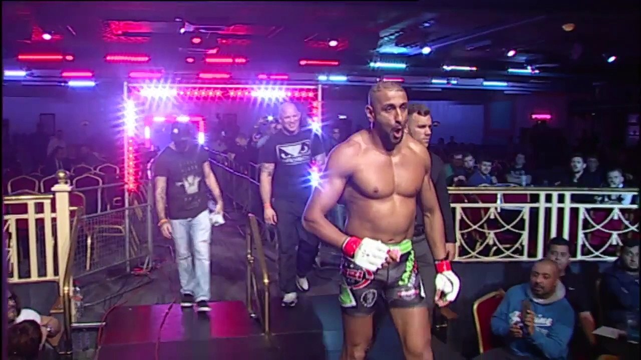 Andy Connor v Umer Kayani - UCMMA 45