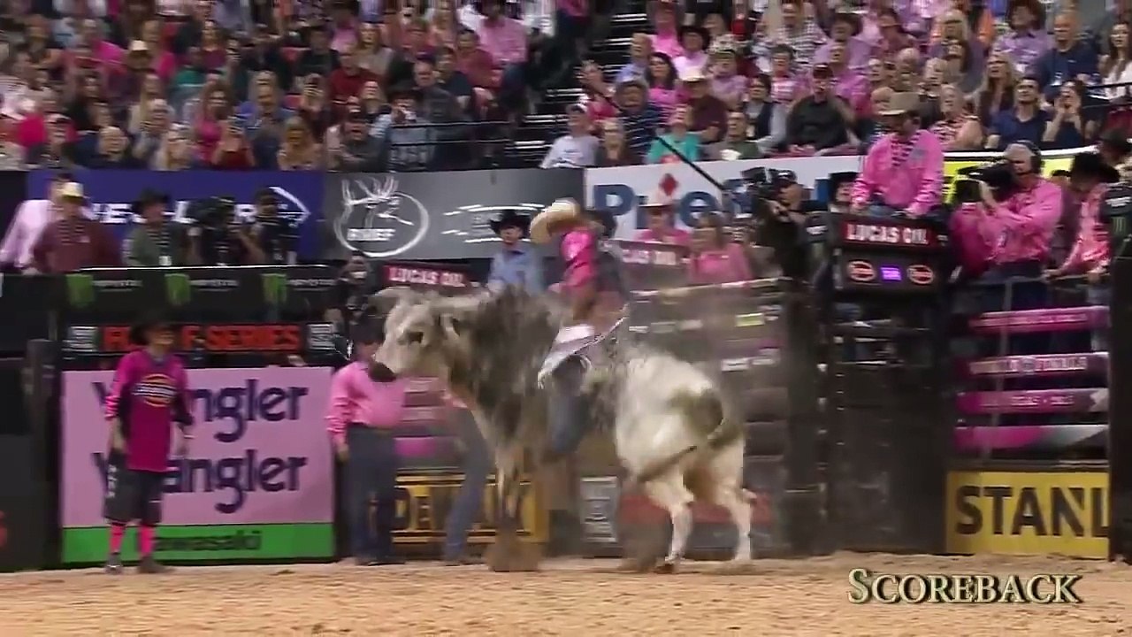 Grosses chutes en Rodéo... Sont fous ces américains !