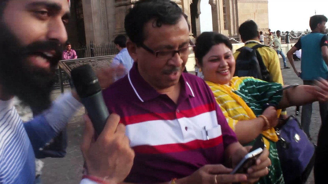 MUMBAI ON KING KHAN - SHAH RUKH KHAN - STYLES - SONGS - DIALOGUES - FANS - FULL VIDEO