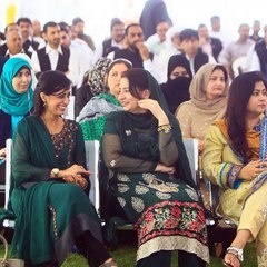 [PHOTOS] ‪UAE‬ residents celebrate ‪‎PakistanDay‬