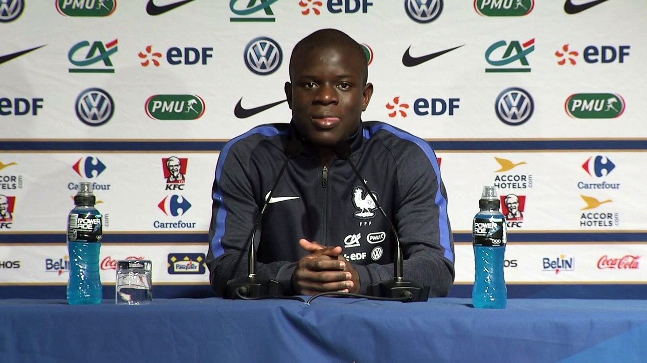 Foot - Attentats : Les Bleus solidaires de la Belgique