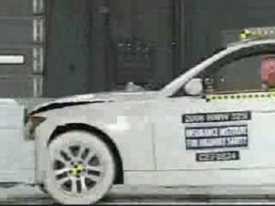 crash test bmw 325i series (iihs) (2006)