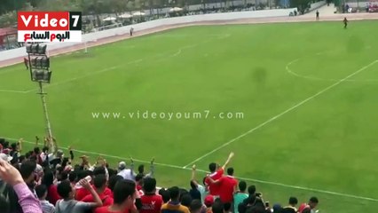 بالفيديو..لاعبو الأهلى يحيون جماهيرهم عقب الفوز على "كليوباترا" .. والجماهير ترد:" التالتة شمال "