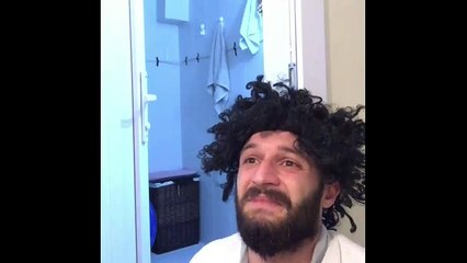Annenin küçük kardeşe banyo yaptırması-Aykut Elmas