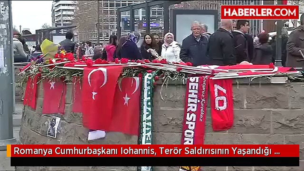 Romanya Cumhurbaşkanı Iohannis, Terör Saldırısının Yaşandığı Yere Karanfil Bıraktı