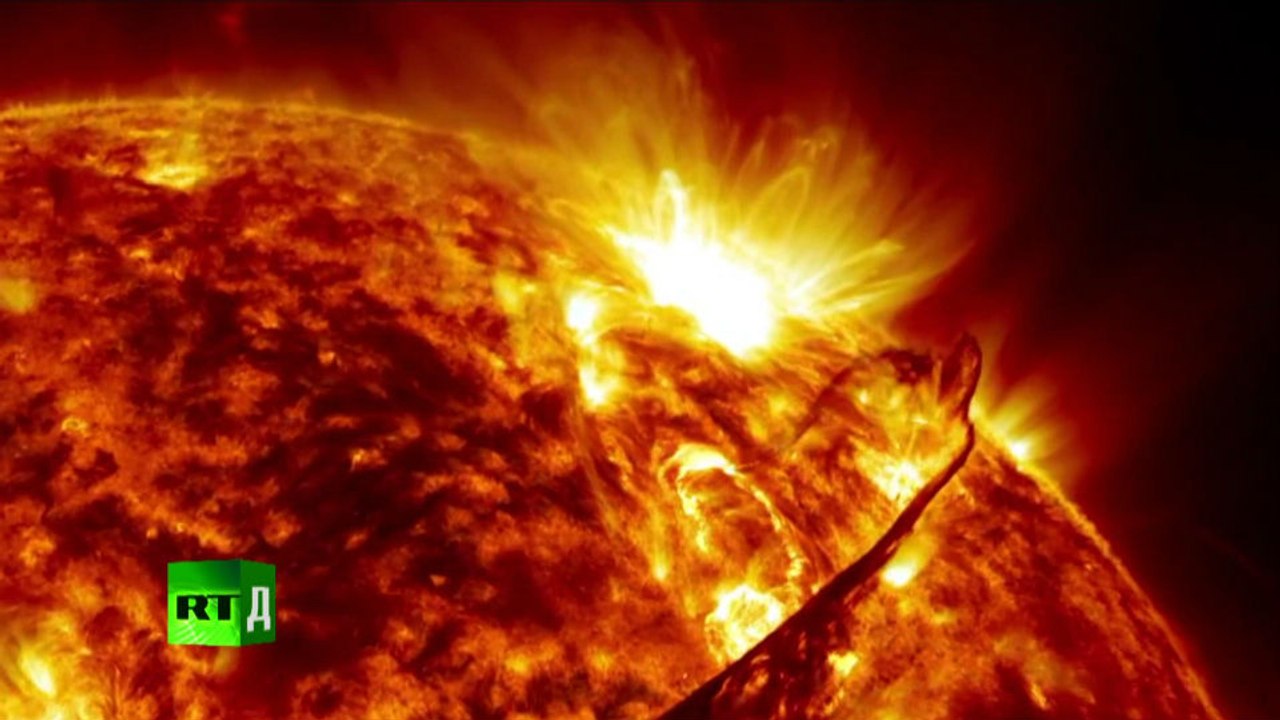 Technology Update 67: Nuclear fission vs nuclear fusion & the world's largest Tokamak