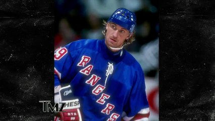 Wayne Gretzkys Daughter... in LINGERIE!