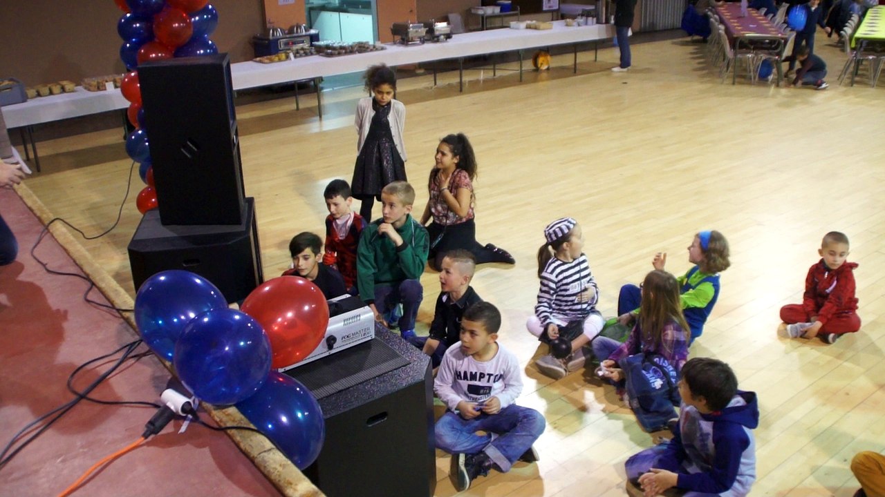 Jeu des enfants au repas dansant 2016