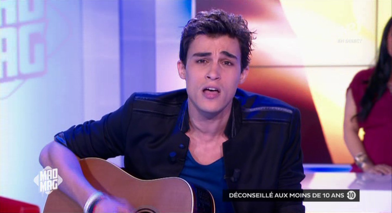 Le Mad Mag : Martial chante en hommage à Bruxelles - ZAPPING TÉLÉ DU 23/03/2016