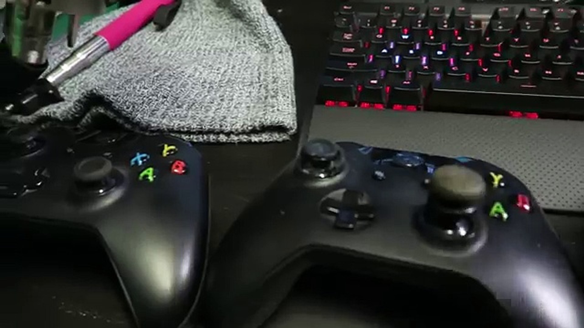 SMALLEST Gaming Room Setup In The WORLD - Gaming Setup Tour 2015 17