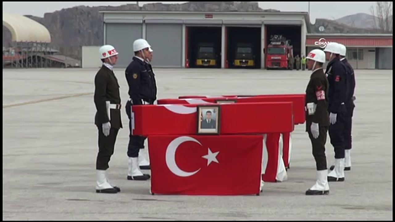 Yüksekova şehitleri için Van'da tören düzenlendi