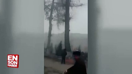 Dev ağaç bisikletli adamın üzerine devrildi