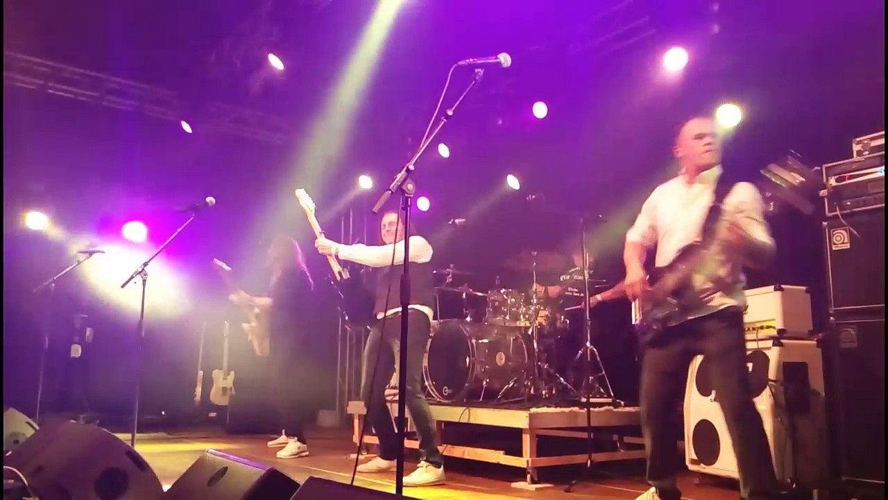 BACK ON STAGE 2016