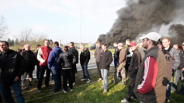 Manifestation des producteurs de lait à Laval