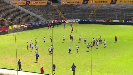 Paraguay define hoy alineación