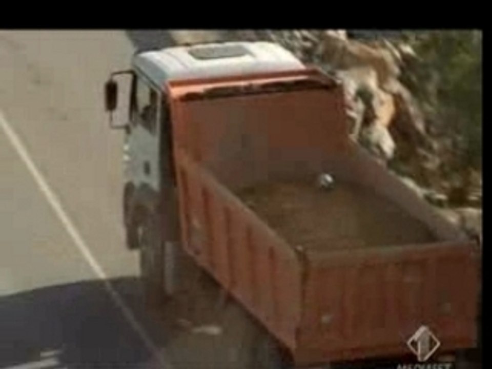 Adidas - Road To Lisbon In Vespa